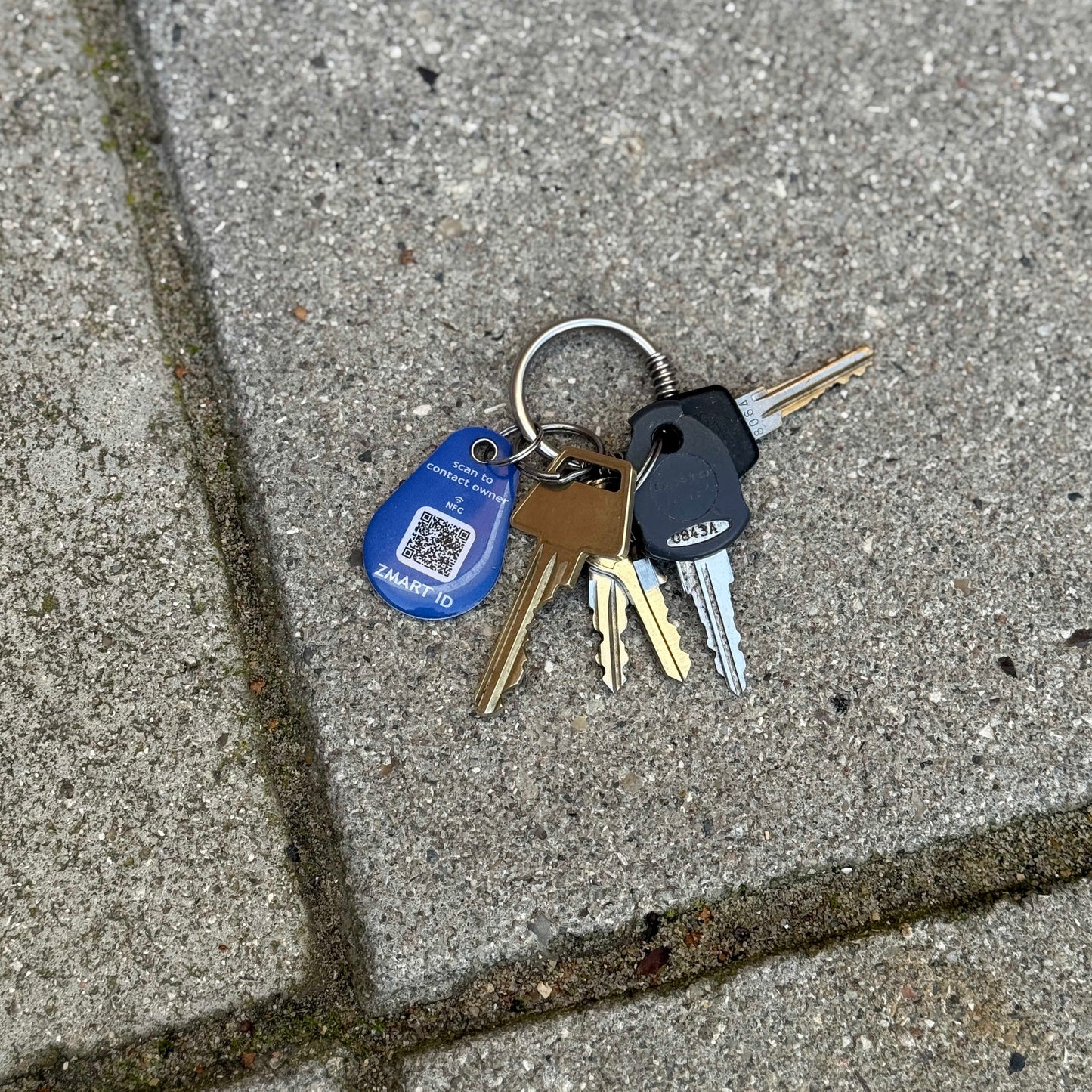 Nøglering, dråbeformet med QR og NFC