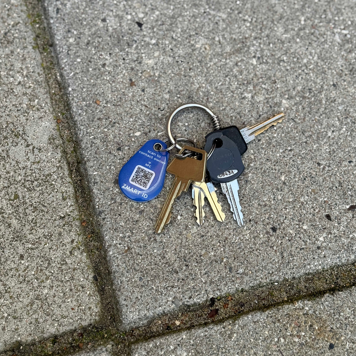 Nøglering, dråbeformet med QR og NFC